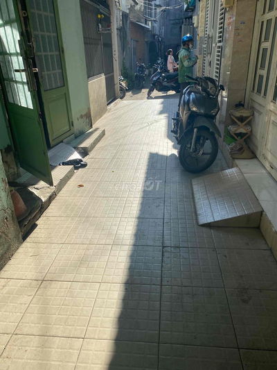 cần bán nhà 5 x 13. đuòng Quang trung