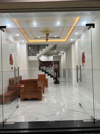 Cho thuê nhà đủ nội thất, sân oto gẩn chợ Dĩ An 1, gần siêu thị Go