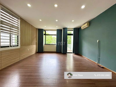 Văn phòng 30m2 có ban công ở Vạn Phúc, t.máy máy lạnh, hầm xe. Giá 7tr