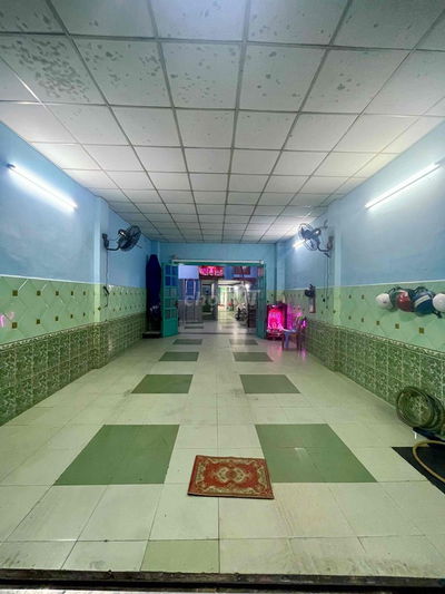 Cho thuê nhà làm kho hoặc kinh doanh tự do ngã tư Bãi sậy - Gò Công Q5