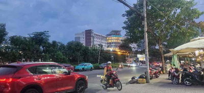 Nhà MTKD siêu vip Tên Lửa đối diện Aeon Bình Tân, 5x20m, 4 lầu, giá 24