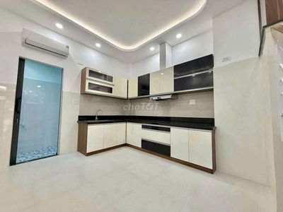 Bán nhà 2 tầng hiệp bình Chánh,gần Phạm Văn Đồng,6,8 tỷ,sổ Hồng riêng