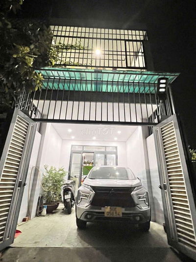 5,6 Tỷ - Nhà 1 trệt, 2 lầu -  đường 11 Linh Xuân.