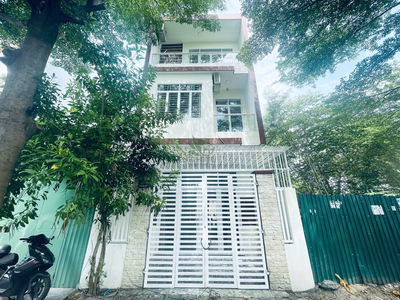 CHO THUÊ CĂN NHÀ NGUYÊN CĂN 1 TRỆT 2 LẦU Ở KĐT PHUỚC LONG GIÁ 18 TRIỆU