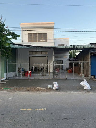 CẮT LỖ 1 Tỷ - BÁN GẤP NHÀ MẶT TIỀN TRUNG TÂM CÁI BÈ - CHỈ 17TR/M²