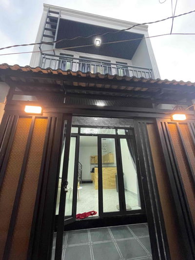 NHÀ PHỐ VỊ TRÍ ĐẮC ĐỊA -SÁT MẶT TIỀN 1645 HUỲNH TẤN PHÁT SỔ HỒNG RIÊNG