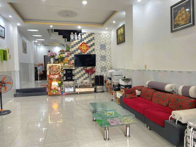 BÁN NHÀ ĐẸP HÀNG XÓ.M KÊNH THA.M LƯƠN.G - AEO.N MA.LL TPHÚ ( 6.2X19M)