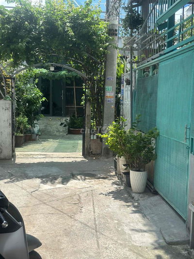 Cần bán Nhà hem 3 gác 100m ra hem xe hơi! 32m2 ..2 phòng ngủ . 2 wc