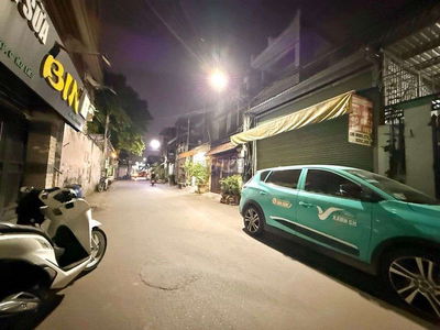 💥Siêu phẩm nhà phố, 102m², 3 tầng, DT 743, VINCOM Dĩ An, Dĩ An, HCM.