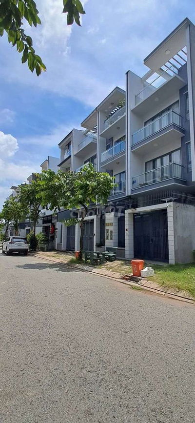 Bán nhà 5 Tầng 5 x 19 KDC Dương Hồng gần Parc Mall Cao Lỗ Quận 8