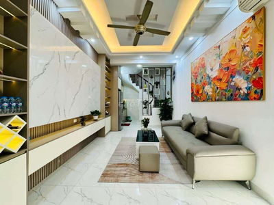 Có 102 phố Minh Khai ôtô đỗ cổng không quy hoạch tặng nội thất sổ CC