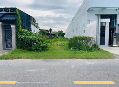 ĐẤT CHÍNH CHỦ SÁT BÊN KCN TÂY BẮC XÃ TÂN AN HỘI MẶT TIỀN KINH DOANH 8m