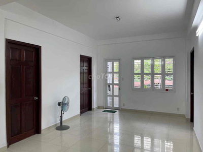 Cho thuê căn hộ Cư Xá Bình Thới Dt: 80m2, 2pn 2wc