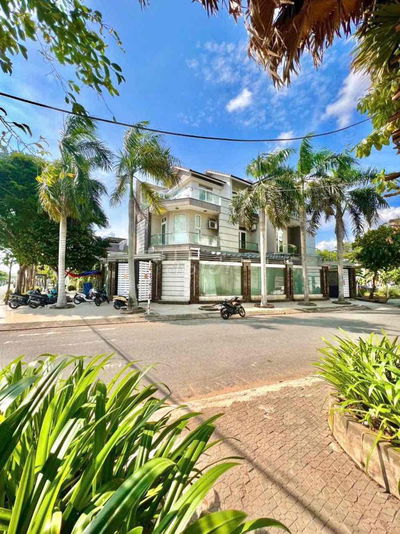 Biệt Thự gốc 2 MT khu Tên Lửa 10x20, 2 Lầu ,5 phòng nhà đẹp