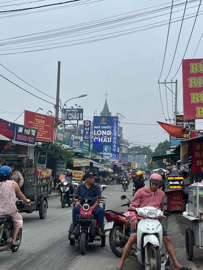 Cho Thuê MBKD  nhà Nguyên căn NGAY CHỢ Thú nhồi bông, Đường Trần Thị D