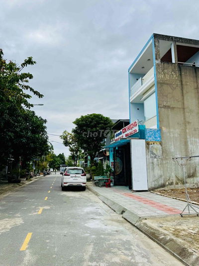 Hướng Đông Trung Hoà 1 gần nhà sáng tác Đà Nẵng