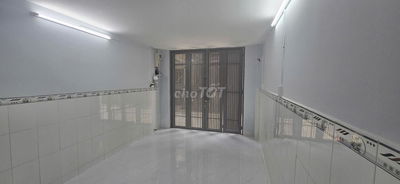 Cho Thuê Mặt Bằng Võ Văn Kiệt Q1 , 33 m2 , Bếp ,  Lối Đi , WC Riêng .