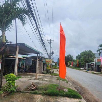 NHÀ MẶT TIỀN KINH DOANH