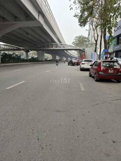 Nhỉnh 26 tỷ sở hữu nhà mặt phố PhạmVăn Đồng thang máy46m2x6Tkinh doanh