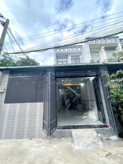 Bán nhà mới đẹp , vị trí víp chỉ 1 xẹc ngắn , hẻm thông xe tải.