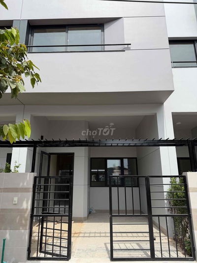 Cho thuê nhà phố mới xây xong, 1 trệt 2 lầu