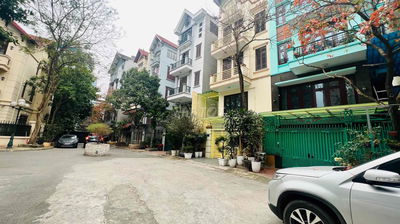 Phân Lô 3 Thoáng Phố Hoàng Ngân - Ô Tô Đỗ Cửa - 90M2 - 29 Tỷ.