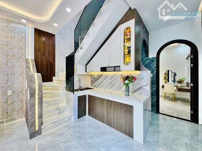 Cần bán gấp nhà 56m2 ngay Dương Quảng Hàm, Gò Vấp/ 3 Tỷ 520 tr, hẻm ô tô 5m/ Sổ hồng riêng