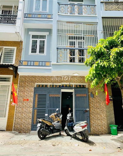 Nhà Mặt Tiền Đường C1. P13. 6,5x18m. 1 Trệt 3 Lầu. Phòng Rộng.