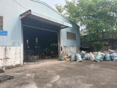 Cho thuê kho/xưởng 700m2  phường Long Trường, Quận 9.