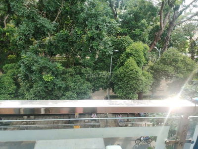 Phòng trọ máy lạnh 15m2 có ban công view nhìn thẳng ra công viên