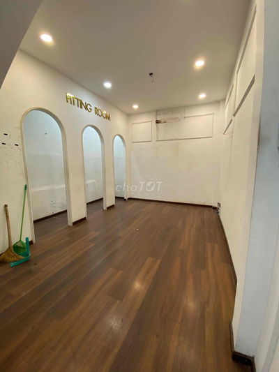 Cho thuê nhà MT Hồ Văn Huê, P.9, Q. PN. DT 4,5x20m. Trệt 2L. Giá 23tr