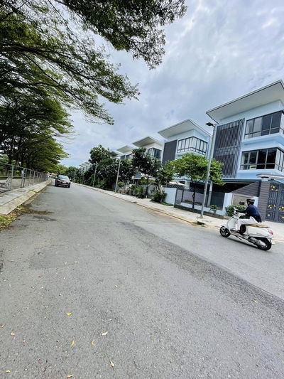 Bán biệt thự gần Đỗ Xuân Hợp, GlobalCity, Gia Hoà 10x20m 3L4PN gara