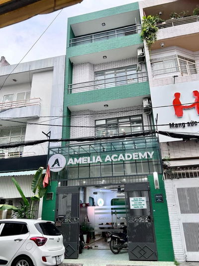 Cho thuê nhà MT Nguyễn Hồng Đào, P.14, Q.TB, 4,5x18m, Trệt 3 Lầu