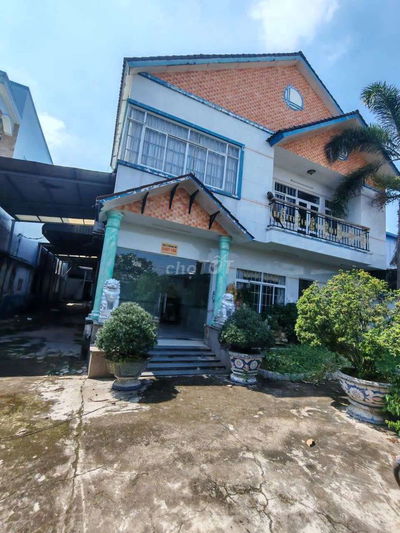 cho thuê xưởng khuôn viên 1500m2 nhà xưởng 700m2 văn phòng 300m2