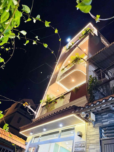 SIÊU HOT SIÊU PHẨM 4 TẦNG- XE HƠI NGỦ NHÀ. TRUNG TÂM GÒ VẤP, SANG XỊN