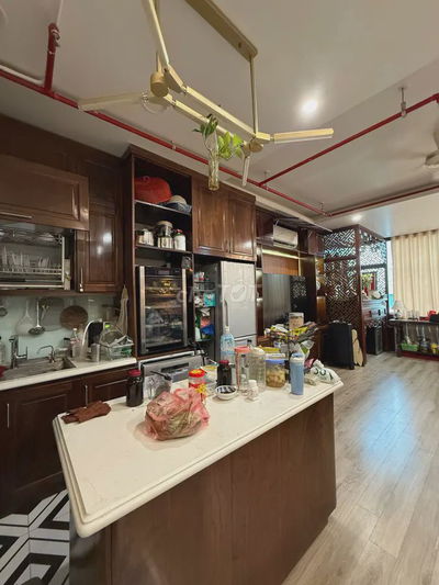 Cần bán nhà đang hoàn thiện, ô tô vào nhà, thang máy