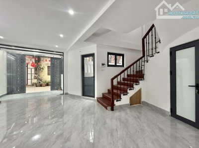 NHÀ ĐẸP BA ĐÌNH 58m2 - ÔTÔ ĐỖ CỬA - TRƯỚC NHÀ SIÊU RỘNG THOÁNG - GẦN LĂNG BÁC - NỞ HẬU