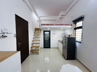 Chính chủ- CHDV đầy đủ nội thất, cửa sổ trời ở Nguyễn Thị Thập Quận 7