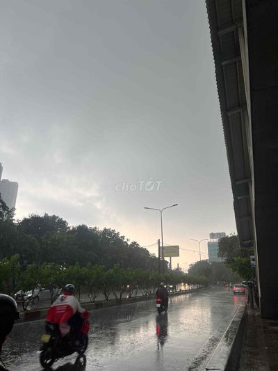 Sang gấp văn phòng giá rẻ: 9tr5 - 70m2 (gốc 1 2tr) ngay cầu sài gòn