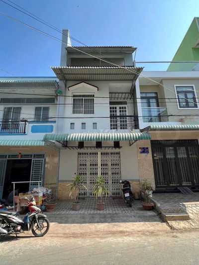 CHO THUÊ NHÀ TRỆT 2 LẦU 180m²,  FULL NỘI THẤT , NK, CẦN THƠ/ 8 TRIỆU