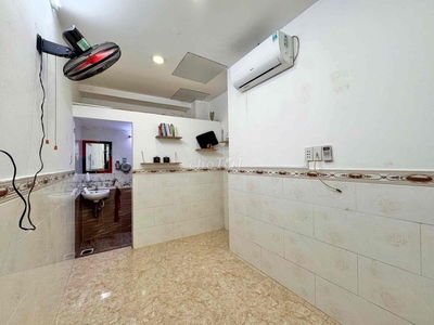 Cho Thuê Căn Hộ Thang Máy Có Tủ Lạnh Kệ Bếp Ngay Bờ Kè Hoàng Sa Q3