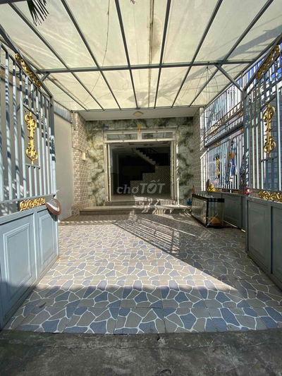 Bán nhà mặt tiền 5 x 17-3 tầng-5,8 tỷ-gần chợ 26/3 sát EAON Tân Phú