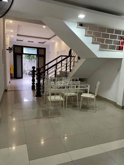 Nhà kiệt oto LÊ HỮU TRÁC. 5 phòng ngủ, full nội thất