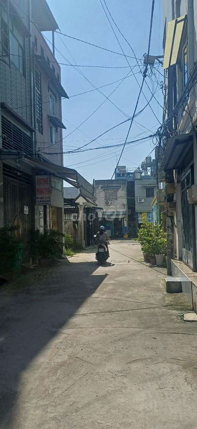 Nhà Gần chợ phạm văn bạch 50 m2 3pn chỉ 4 tỷ xíu hẻm oto