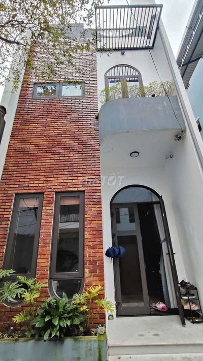 Nhà kiệt Phạm nhữ tăng. Thanh khê