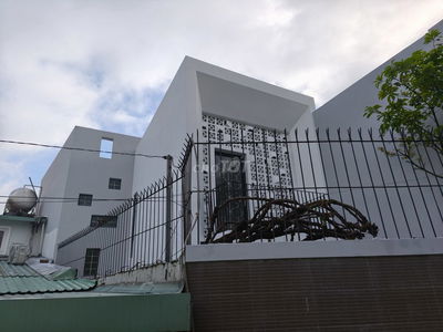 Bán nhà 2 tầng tại trung tâm thị trấn hóc môn