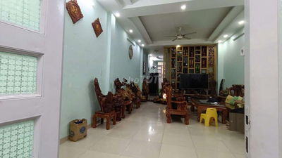 Cần bán gấp nhà P ĐHT Q12 DT 4,8 x16 .1 trệt 2 lầu 4PN 3WS hẻm xe hơi