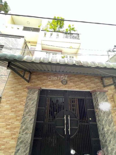 NHÀ GẦN TÂN PHÚ - NGAY CÔNG VIÊN, NHÀ BA TẦNG BTCT, 4X14, 4T3