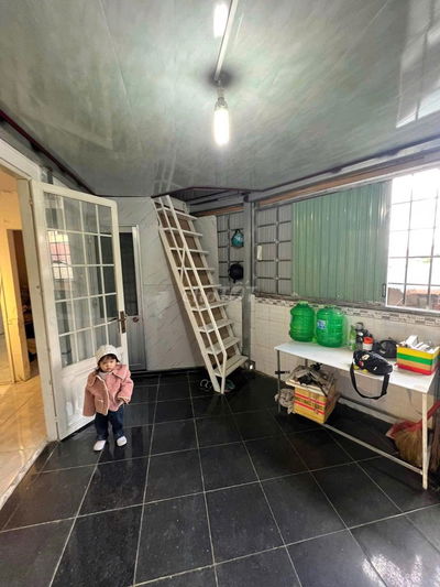 Nhà nguyên căn - Chợ nhà bò  + 3 phòng ngủ + 2 NVS