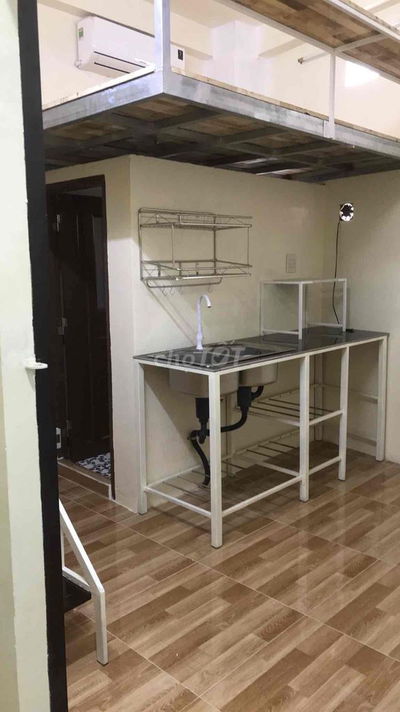 Phòng mới gác lửng máy lạnh giá 2,5tr tại 888/40 LLQ
